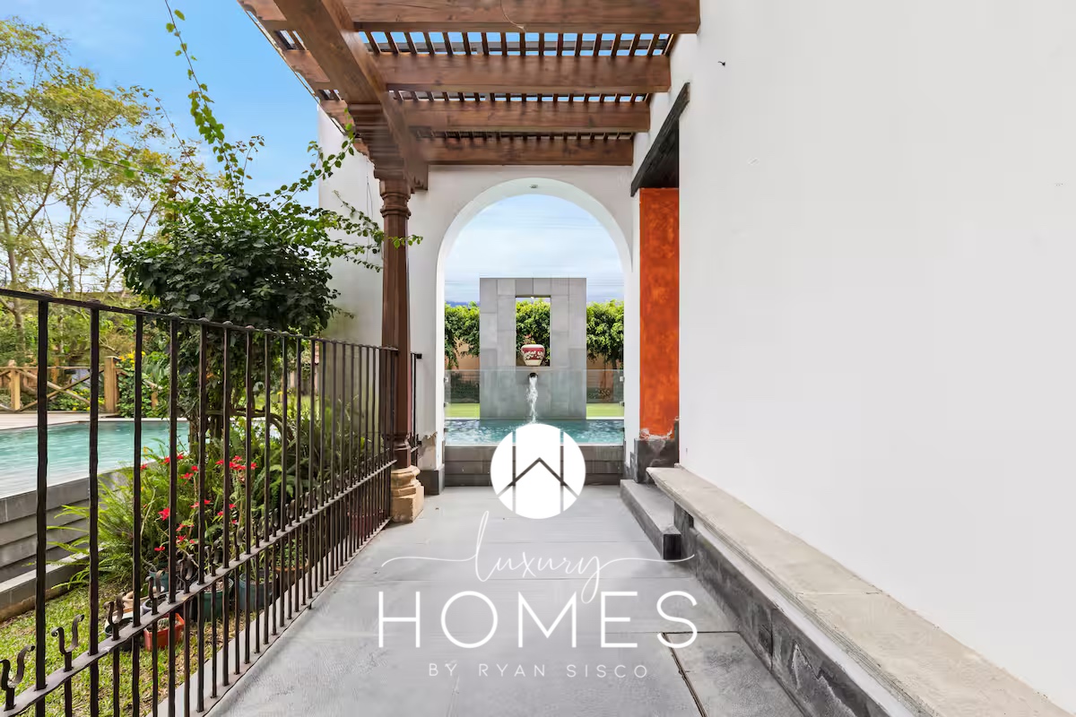 a58ff0e2-d33e-4412-9fbc-c0fa53fb2fc0.jpeg-2